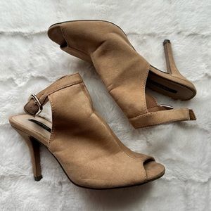 6/6.5 Beige/Tan Suede Peep Toe Heels